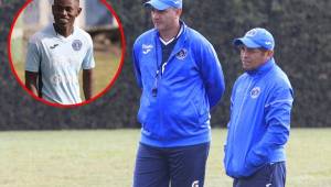 El entrenanador Diego Vázquez se muestra contento por la llegada de Wesly Decas, futbolista al que ya conoce porque lo dirigió hace tres años. Fotos Ronal Aceituno