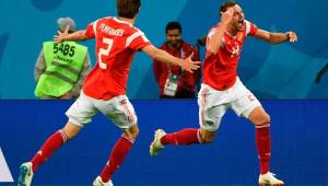 Artem Dzyuba marcó uno de los goles de los rusos ante Egipto. FOTOS AFP