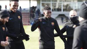 Dembele bromeó con sus demás compañeros, Messi e Iniesta, dos de ellos.