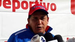 Nahún Espinoza dejó claro que este partido de Copa Presidente lo usará para ver a sus dos extranjeros.