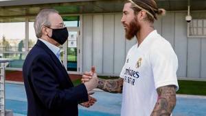 Todo sigue igual entre el Real Madrid y Ramos, salvo que el central ha pedido dos años de contrato para seguir en el club.