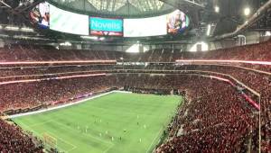Así lució el Mercedes Benz Stadium de Atlanta donde acudieron más de 70 mil espectadores rompiendo récord de audiencia en la MLS. Foto cortesía