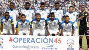 La selección hondureña seguirá sin técnico oficial para el proceso rumbo a Qatar por unas semanas más.