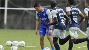 La Sub-17 de Honduras arranca este jueves su tercer microciclo. Luis Alvarado sigue observando futbolistas. Foto DIEZ