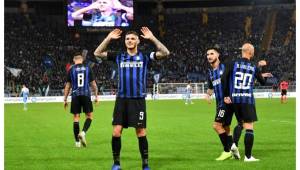 Con un doblete del delantero argentino Mauro Icardi contribuyó al triunfo del Inter de Milán en Roma ante el Lazio (3-0), que aupó al conjunto 'nerazzurro'.