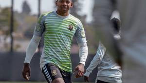 Después de ocho meses de su fichaje, Luis López hace su estreno oficial contra Sporting Kansas.