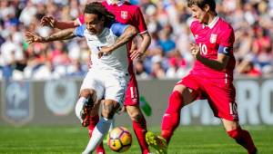 La selección de Estados Unidos empató sin goles frente a Serbia en un amistoso disputado en San Diego, California como preparación antes del hexagonal. Foto AFP