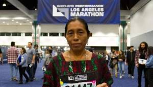Tun Cho, indígena guatemalteca que hace historia tras competir en la maratón en Los Ángeles.