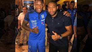 Romell Quioto posando con Wilson Palacios durante la visita de este a la Selección de Honduras. Foto Instagram