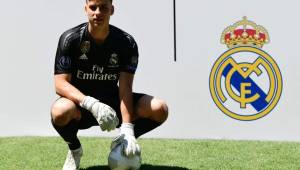 El nuevo portero del Real Madrid, Andriy Lunin fue presentado en el Bernabéu.