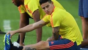 El jugador colombiano del Real Madrid sufrió unas molestias en la rodilla izquierda y hace saltar las alarmas en la Casa Blanca.