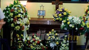 Los restos de Edwin Pavón están siendo velados en la funeraria Jardines del Recuerdo.