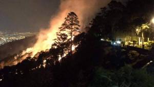 El muy visitado y amado El Picacho también está muy afectado por el incendio.