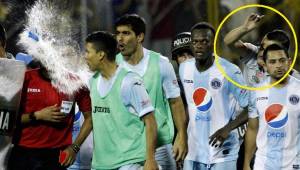 Este fue el momento captado por DIEZ cuando el kinesiólogo del Motagua, Jorge Pachecho, agredió al árbitro Saíd Martínez tras sentirse perjudicados.