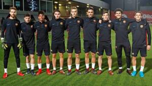Los nueve jugadores que entrenador con el primer equipo del Barcelona de los cuales cinco estarán en el equipo para el juego de Copa del Rey de este miércoles.