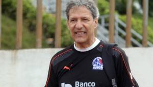 Carlos Restrepo dejó de ser técnico del Olimpia y su nombre ya es vinculado con el Herediano de Costa Rica. Foto DIEZ