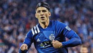 Alan Pulido juega en el Sporting Kansas City del fútbol de la MLS.