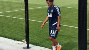 Chirinos durante el entrenamiento de este día con el Vancouver.