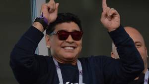 Diego Maradona critica el esquema de Jorge Sampaoli ante Islandia.
