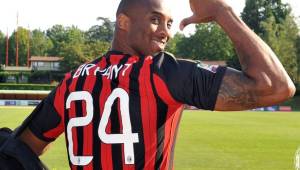 Kobe Bryant era aficionado del AC Milan. Aquí durante una de sus visitas a Italia.