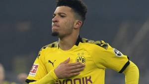 La gran estrella del Dortmund, Jadon Sancho, se dejó cortar pelo por una persona sin mascarilla y la Federación Alemana de Fútbol lo castigó.