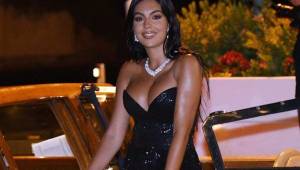 Georgina Rodríguez deslumbró en el Festival de Cine en Venecia con su belleza.