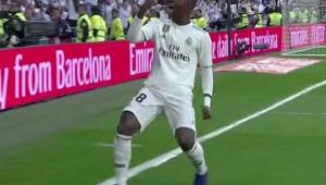 Vinícius celebrando el primer tanto del Real Madrid provocado por su gran jugada.