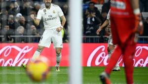 Benzema celebrando su tanto ante el Rayo Vallecano.