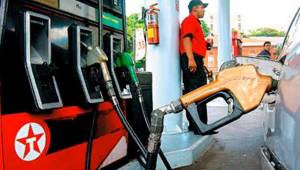 La gasolina superior sigue presentando rebajas en los precios.