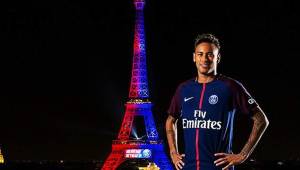 Neymar está emocionado por como lo están tratando en París.