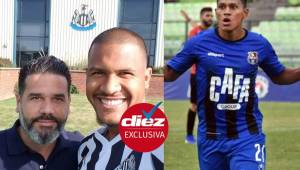 El agente Pablo Martínez junto al delantero venezolano Salomón Rondón quien milita en el Newcastle de Inglaterra. Está molesto por lo que hizo Bryan Moya.