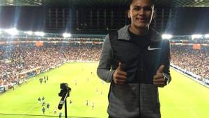 El defensor hondureño Denil Maldonado firmó contrato con Pachuca y tras ello visitó por primera vez el Estadio Hidalgo.