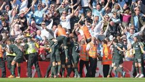 El City celebró a lo grande la anotación de Gabriel Jesús en el último minuto.