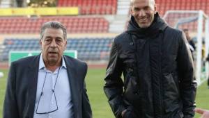 El representante Alain Migliaccio junto a Zinedine Zidane.