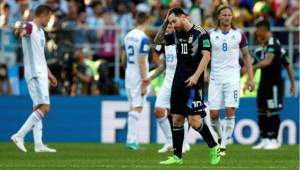 Lionel Messi ha fallado un penal y se ha ido con una gran bronca tras el empate ante Islandia.