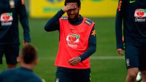 Neymar regresó este domingo al mediodía a la concentración de Brasil.