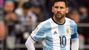 Lionel Messi ha sido criticado por un sector del periodismo y afición argentina por sus grises actuaciones con la selección.