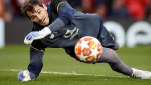 De momento no existe un informe si Iker Casillas podrá continuar con su actividad normal.