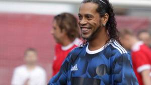 Ronaldinho jugó, entre otros clubes, en PSG, Barcelona, Milan, Querétaro y Gremio.