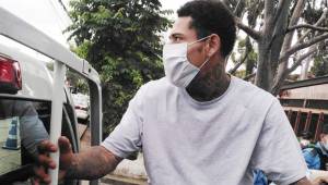 El defensor hondureño Henry Figueroa fue detenido este lunes por la policía en Tegucigalpa por incumplir el toque de queda establecido debido al coronavirus.