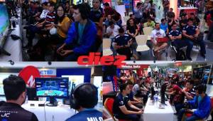 El primer torneo de SMASH realizado por DIEZ tuvo bastante aceptación por parte de los participantes que llenaron el Mall Galerías del Valle de San Pedro Sula. FOTOS: Moisés Valenzuela