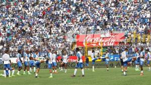 El estadio Morazán lució casi lleno para el partido eliminatorio.