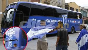 Así es el autobús que conduce a la Selección de Honduras por las calles de San Pedro Sula previo al partido contra Australia del próximo viernes. Fotos DIEZ