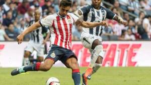 Oswaldo Alanís, defensor central de las Chivas, no jugará estos seis meses con el equipo luego de pedir aumento de sueldo. Se puede perder el Mundial.