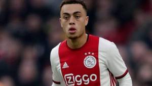 Sergiño Dest pidió al Ajax (concentrado en Catar) dejarlo regresar a Holanda por temor al conflicto entre Irán y Estados Unidos.