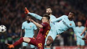 El lateral derecho del Barcelona, Nelson Semedo, fue desbordado por los jugadores romanos y fue uno de los más criticados. Foto AFP