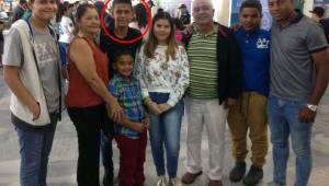 Cristian Cálix llegó al aeropuerto de San Pedro Sula acompañado por su familia y su compañeros Joshua Vargas. Foto @Marathón
