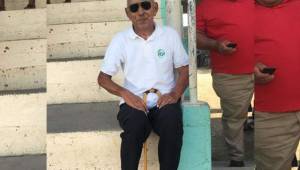 Félix Durán de 67 años apoya al Social Sol.