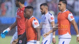 El Olimpia pagó caro los errores ante un Motagua que a base de trabajo en equipo lo arrolló en los dos partidos de la final y levantó el campeonato. Fotos DIEZ