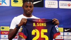 Alex Song sorprendió al contar detalles de su fichaje con el Barcelona. Foto AFP